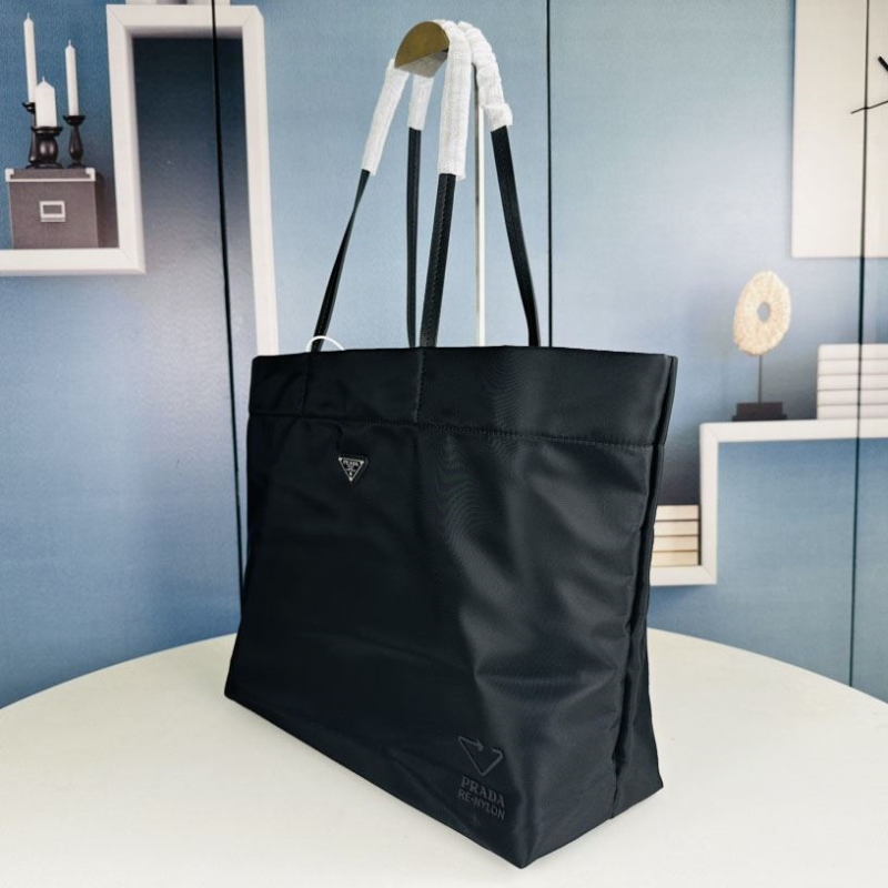 Pra*a shopping bags